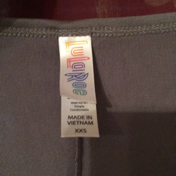 Light gray (solid) Lularoe Perfect T - Picture 4 of 4